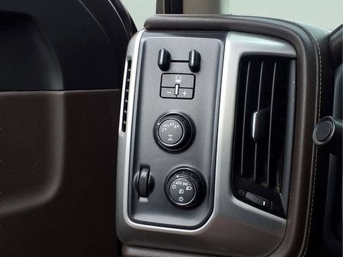Used 2018 GMC Sierra 1500 SLT AWD/4WD image 12
