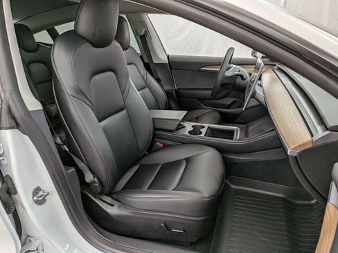 Used 2022 Tesla Model 3 Performance image 23