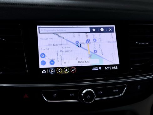 Used 2019 Buick Regal Essence w/ Driver Confidence Package I image 46