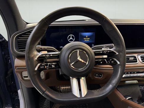 Used 2024 Mercedes-Benz GLS 450 4MATIC image 13