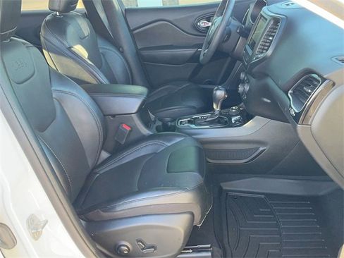 Used 2023 Jeep Cherokee Altitude Lux image 18