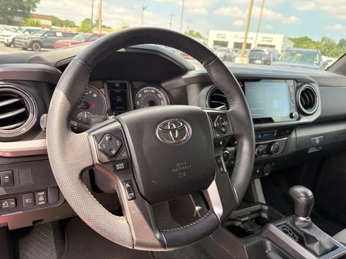 Used 2023 Toyota Tacoma TRD Off-Road AWD/4WD image 10