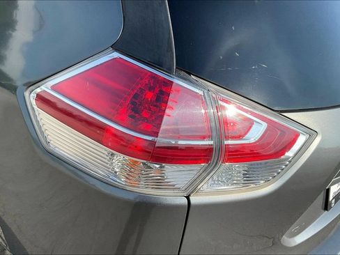 Used 2015 Nissan Rogue SV FWD image 27