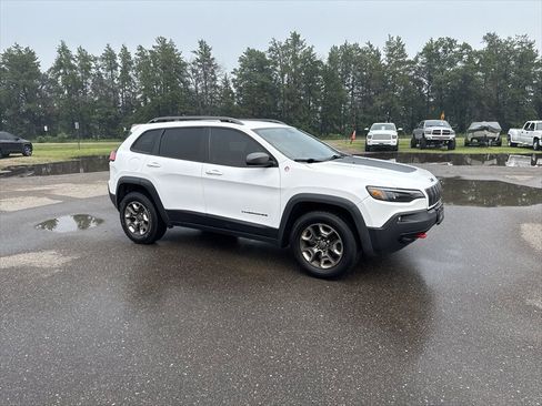 Used 2019 Jeep Cherokee Trailhawk w/ Cold Weather Group AWD/4WD image 2