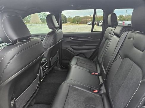 New 2025 Jeep Grand Cherokee Altitude RWD image 25