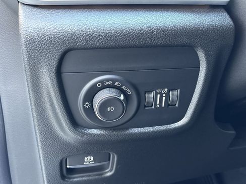 New 2025 Jeep Grand Cherokee Limited w/ Black Appearance Package image 22