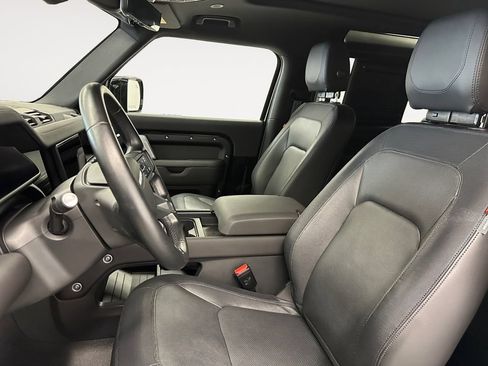Used 2024 Land Rover Defender 90 X-Dynamic SE AWD/4WD image 9