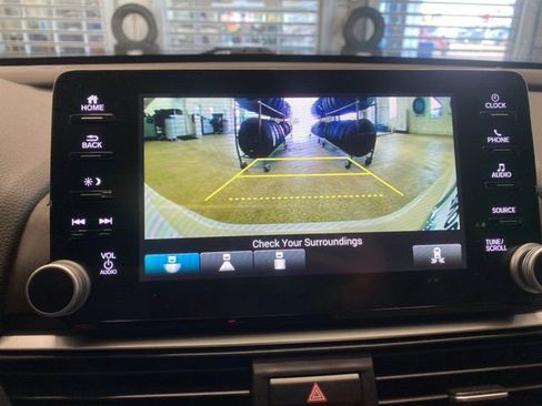 Used 2018 Honda Accord EX image 19