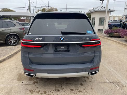 Used 2023 BMW X7 xDrive40i w/ Executive Package image 6