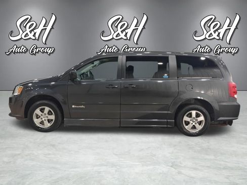 Used 2012 Dodge Grand Caravan SXT FWD image 15
