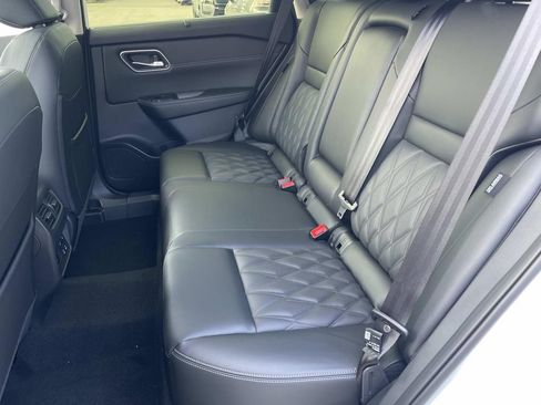 New 2026 Nissan Rogue Platinum AWD/4WD image 18