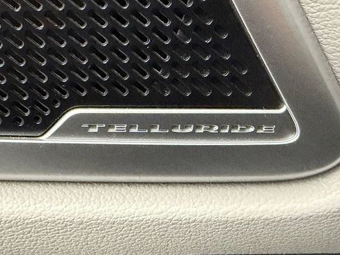 Used 2020 Kia Telluride S AWD/4WD image 18
