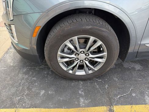 Used 2022 Cadillac XT5 Premium Luxury image 2