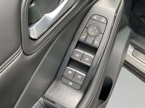 Used 2023 Nissan Rogue SL w/ SL Premium Package FWD image 18
