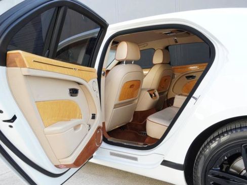 Used 2012 Bentley Mulsanne RWD image 36