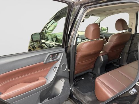 Used 2017 Subaru Forester 2.5i Touring AWD/4WD image 14
