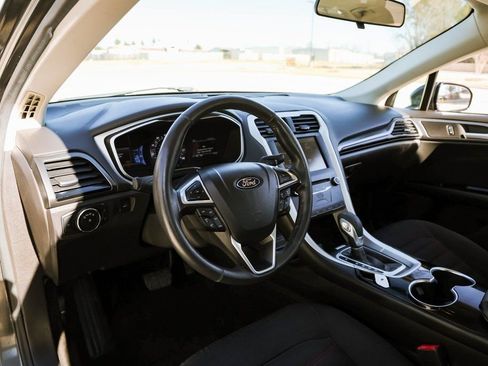 Used 2015 Ford Fusion SE image 15