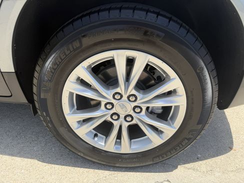 Certified 2025 Cadillac XT5 Luxury FWD image 31