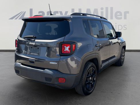 Used 2020 Jeep Renegade Latitude w/ Popular Equipment Group FWD image 5