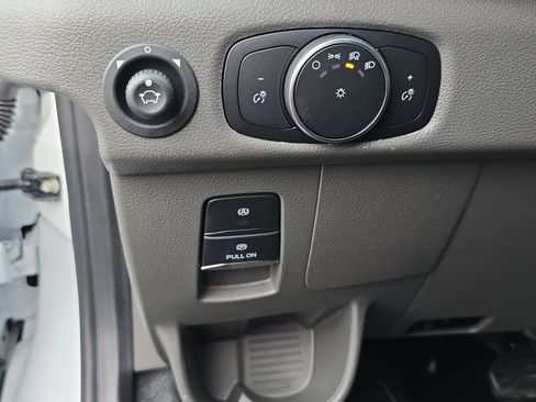 New 2026 Ford Transit 250 148 Medium Roof image 17