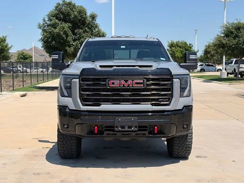 Used 2025 GMC Sierra 2500 AT4X AWD/4WD image 2