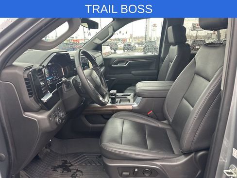 Used 2023 Chevrolet Silverado 1500 LT Trail Boss w/ Convenience Package II AWD/4WD image 9