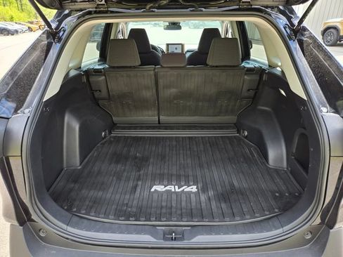 Used 2023 Toyota RAV4 LE AWD/4WD image 16