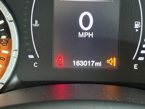Used 2017 Jeep Renegade Latitude AWD/4WD image 15