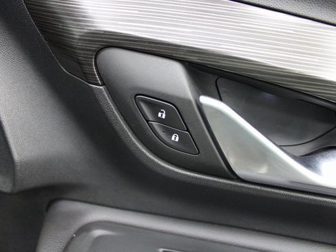 Used 2022 GMC Terrain SLT image 31