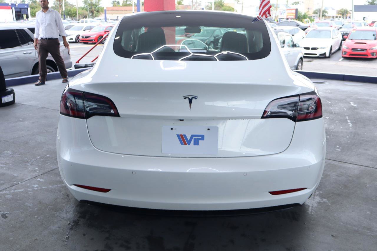 Used 2020 Tesla Model 3 Standard Range RWD image 8