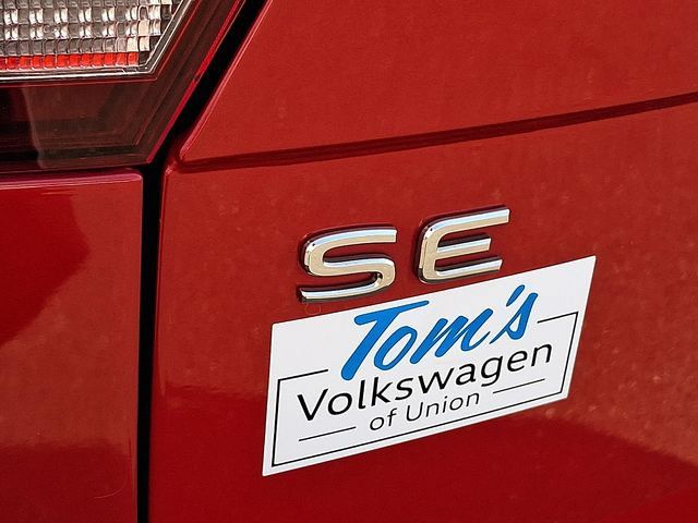 Used 2022 Volkswagen Tiguan SE AWD/4WD image 30
