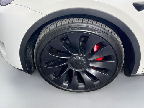 Used 2022 Tesla Model Y Performance AWD/4WD image 13