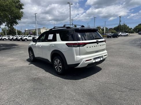 Used 2022 Nissan Pathfinder SL AWD/4WD image 7