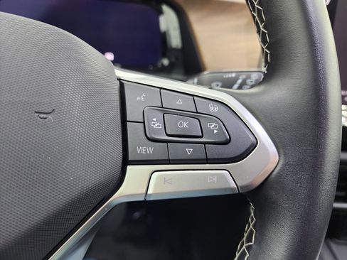 Used 2025 Volkswagen Atlas SE image 18