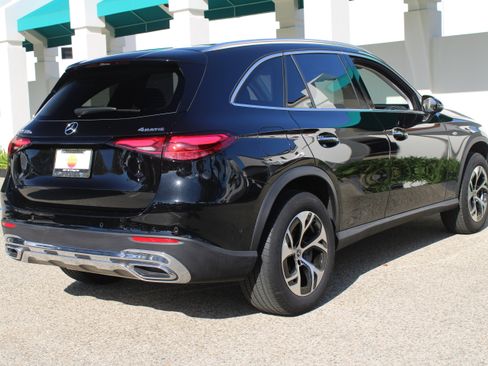 Used 2025 Mercedes-Benz GLC 350e 4MATIC image 9