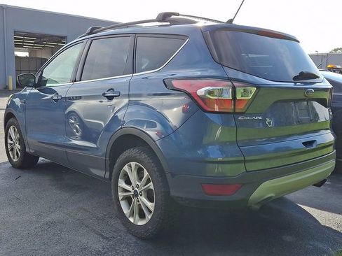 Used 2018 Ford Escape SE w/ SE Sync 3 Package AWD/4WD image 4
