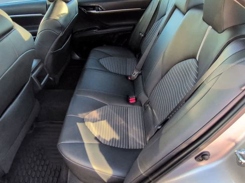 Used 2021 Toyota Camry SE image 18