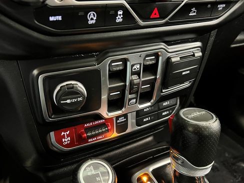 Certified 2022 Jeep Gladiator Mojave w/ LED Lighting Group image 36