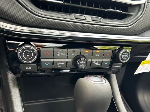 New 2025 Jeep Compass Latitude w/ Sun & Sound Group image 49