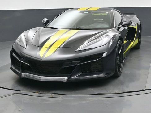 Used 2024 Chevrolet Corvette E-Ray AWD/4WD image 7