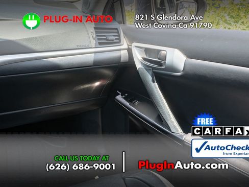 Used 2013 Lexus CT 200h w/ Leather Pkg FWD image 18