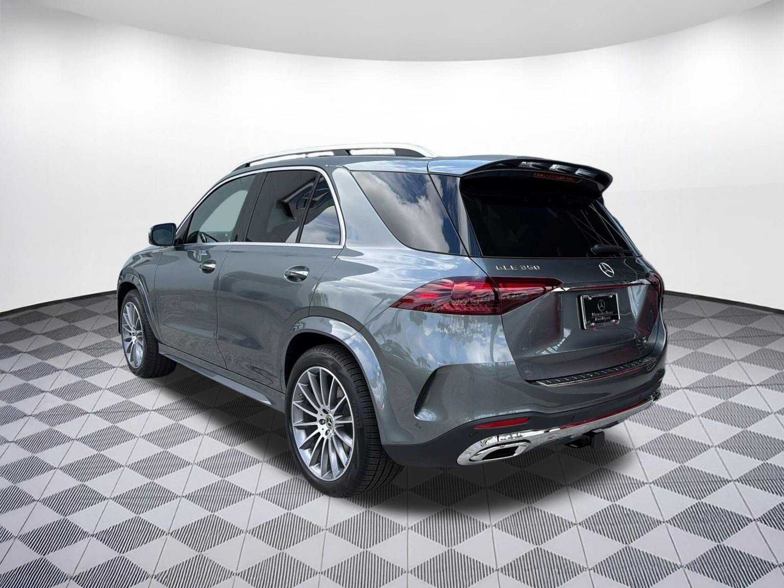 Used 2026 Mercedes-Benz GLE 350 4MATIC image 3