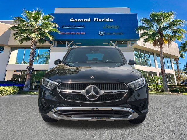 Used 2025 Mercedes-Benz GLC 300 image 3
