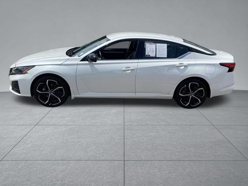 Used 2025 Nissan Altima 2.5 SR FWD image 4