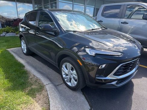 Certified 2024 Buick Encore GX Preferred w/ Comfort Package FWD image 2