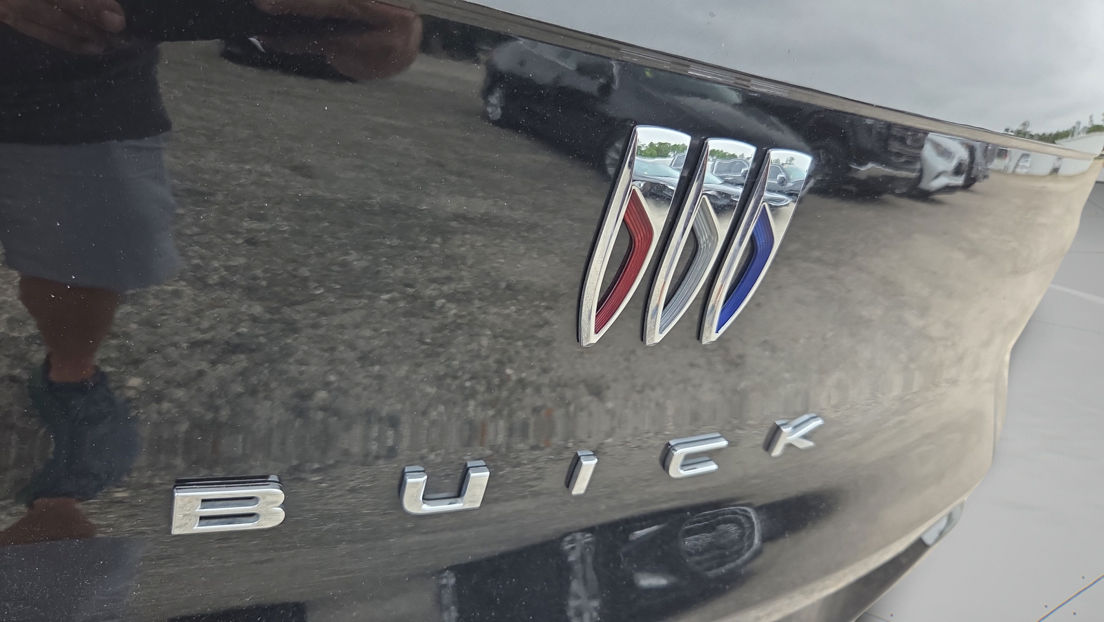 Used 2025 Buick Envista Sport Touring w/ Convenience I Package FWD image 30