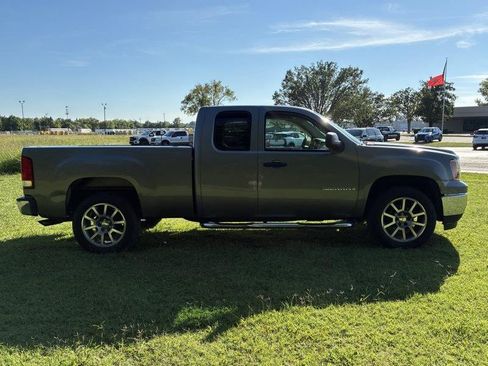 Used 2009 GMC Sierra 1500 W/T w/ Work Truck Preferred Package RWD image 4