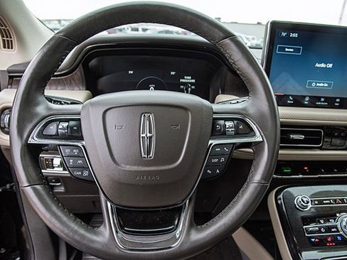 Used 2022 Lincoln Nautilus Reserve w/ Equipment Group 202A image 8