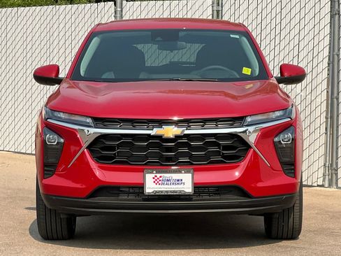 New 2026 Chevrolet Trax LS w/ LS Convenience Package FWD image 6