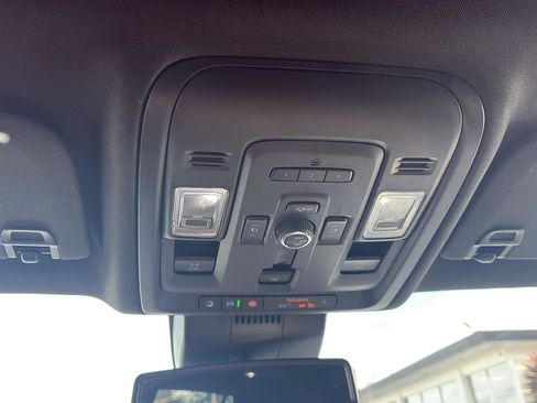 Used 2023 GMC Yukon XL Denali AWD/4WD image 31